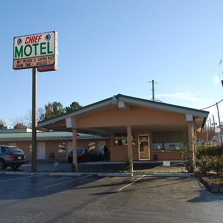 Chief Motel เฟย์เอตต์วิลล์ ภายนอก รูปภาพ